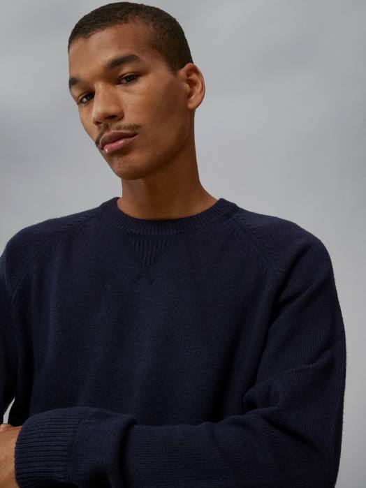 J.Lindeberg menn colton genser i kashmir marinen klær F8642306