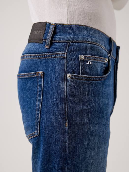 J.Lindeberg menn cody mid indigo jeans mellomblå klær F8642588