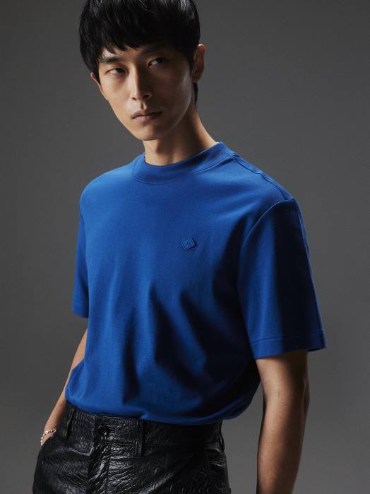 J.Lindeberg menn adan patch mock neck t-skjorte marine pion klær F8642137