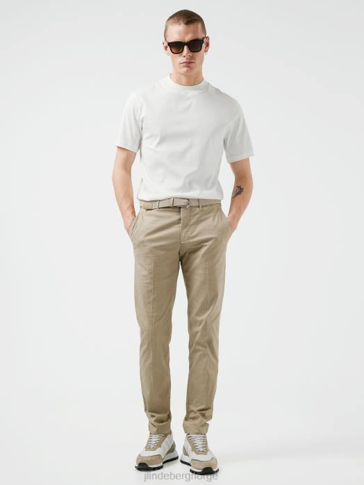 J.Lindeberg menn ess t-skjorte med falsk hals hvit klær F8642146